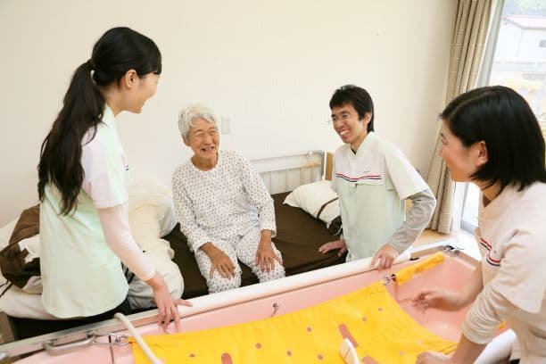 アースサポート品川の求人情報 東京都品川区 訪問入浴の介護職 ヘルパーの求人