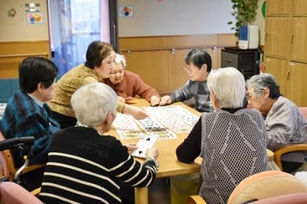 フォービスライフ グループホーム 英 (夜勤専)の求人情報