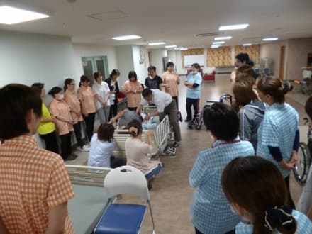 やさしい手東大阪 (住宅型有料老人ホーム) 介護職・パートの求人情報