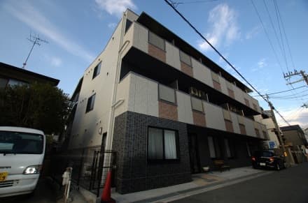 住宅型有料老人ホーム グランドライフ十三 (介護職・正社員)の求人情報