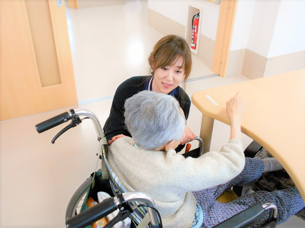 住宅型有料老人ホーム グランドライフ森小路 介護職 正社員の求人情報